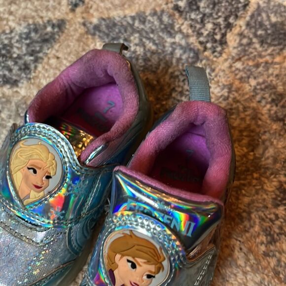NWOT Frozen Light Up Shoes - Picture 3 of 6